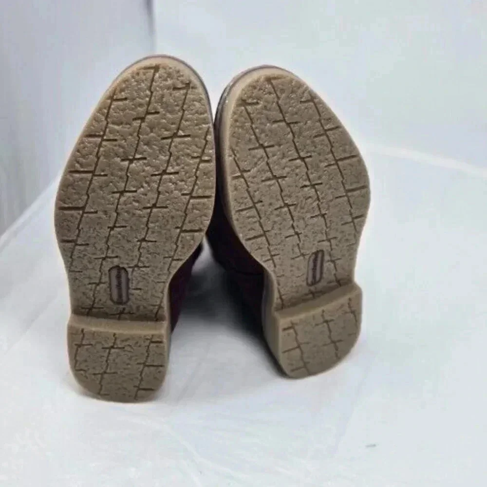 Comfortiva Rawnie mosto red Oiled Cow Suedewomen's size 8 W